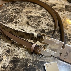 Women’s Michael Kors Medium 2 in 1  Belt Set